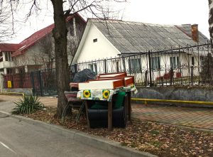 Mobilierul vechi și obiectele voluminoase, colectate gratuit în toate orașele din Bistrița-Năsăud